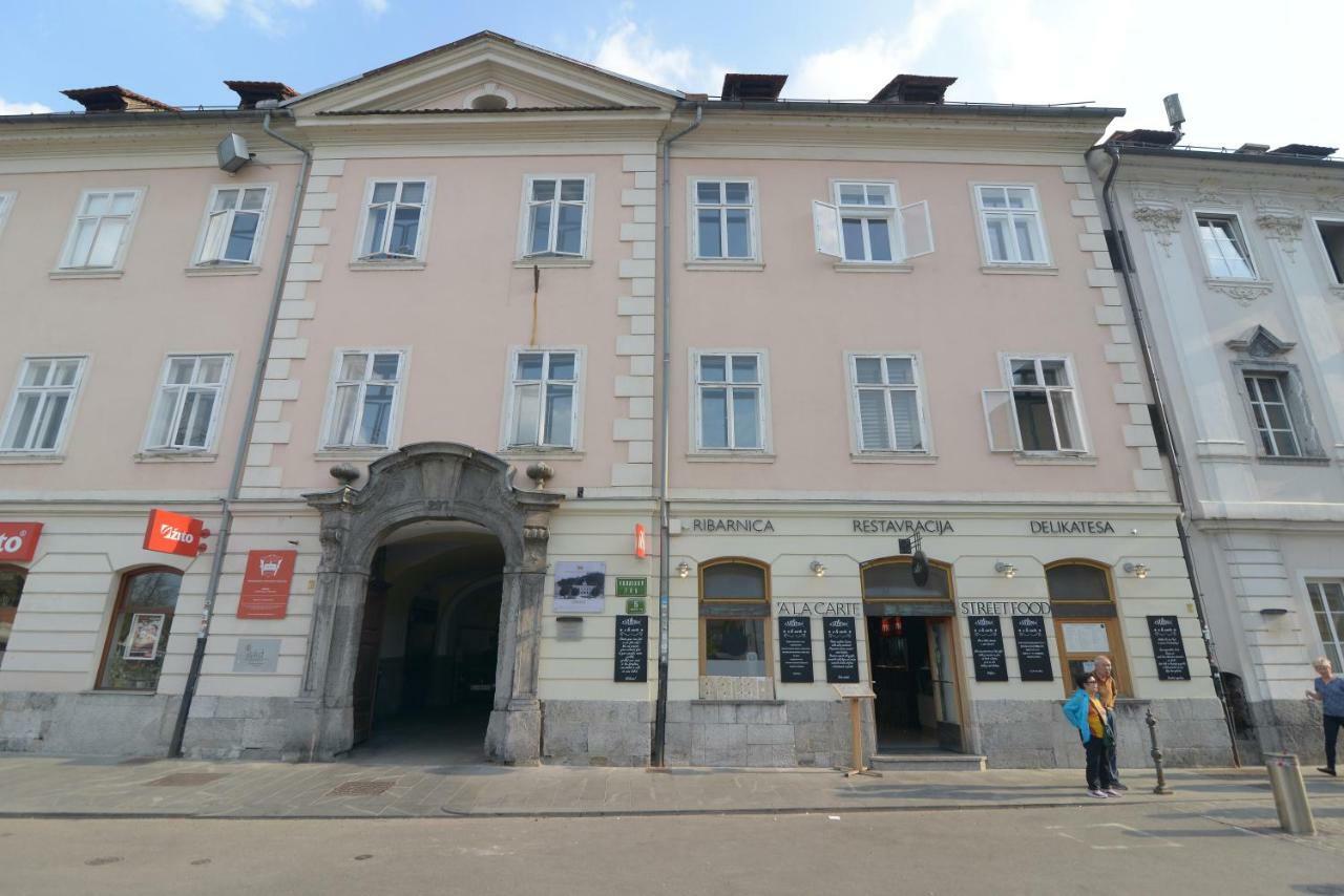 River Side Central Market Любляна Екстериор снимка